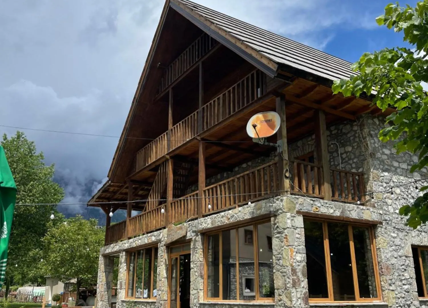 ** Pensjonat Hotel Alpinehouse Theth Albania