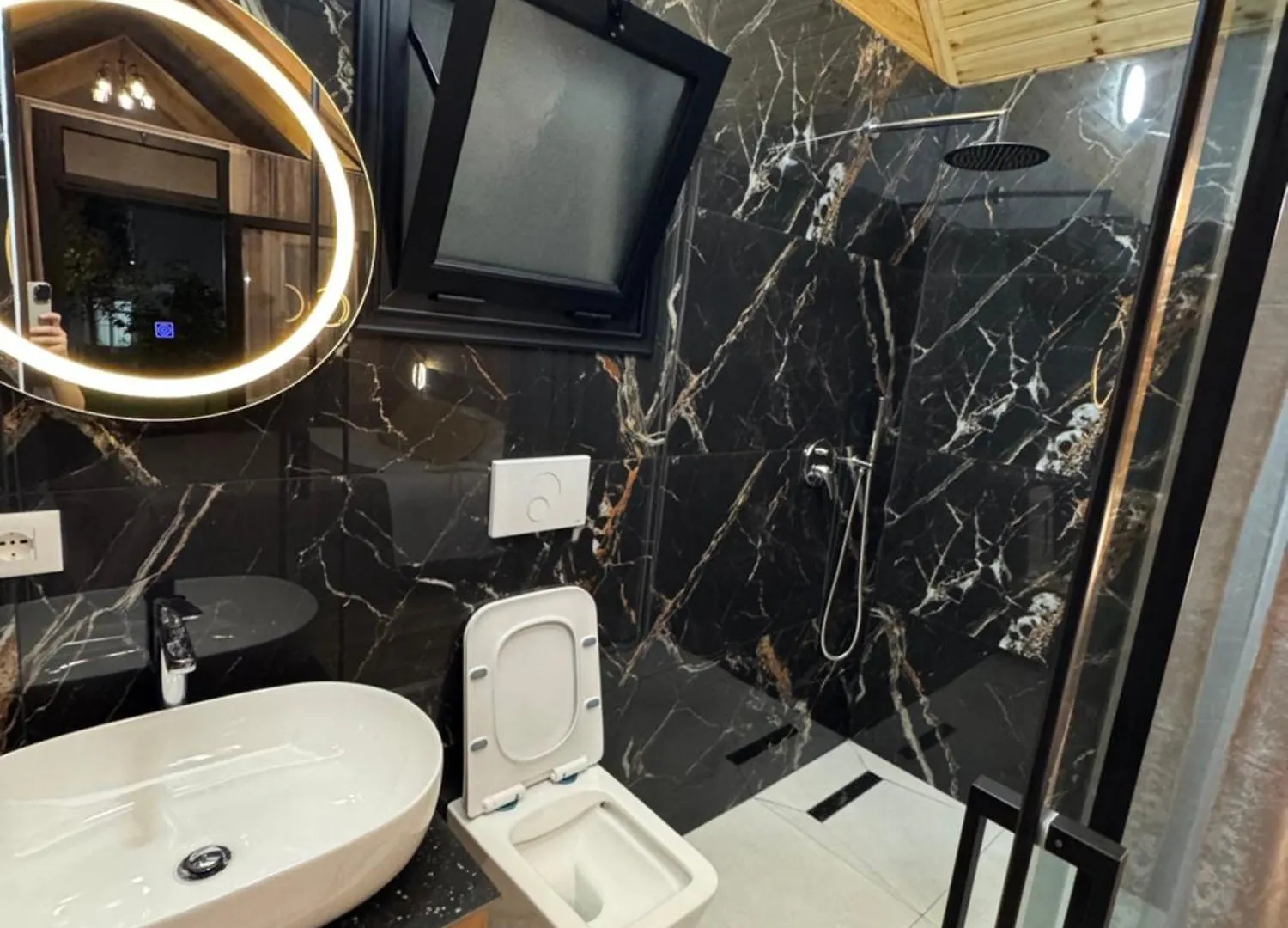 ** Guest house Alpinehouse Hotel Theth Albania