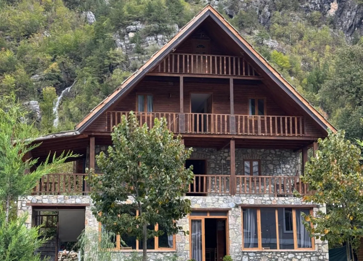 Alpinehouse Hotel Theth Gasthuis