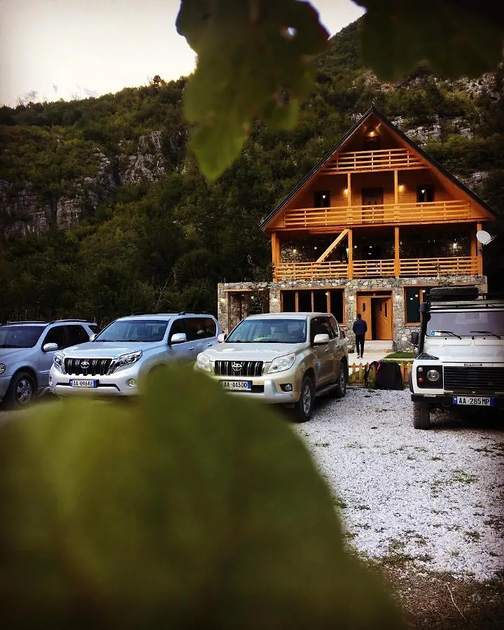 Alpinehouse Hotel Theth 2*,  Albania