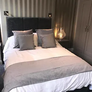 Hotel Lil's On The Waterfront