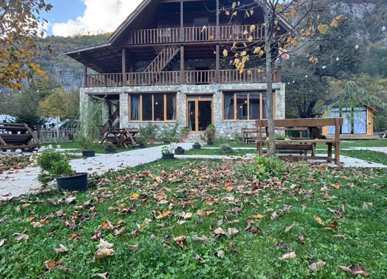 Alpinehouse Hotel Theth 2*,